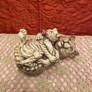 VINTAGE HARMONY KINGDOM Tigers "OF THE‎ SAME STRIPE" Retired Trinket Box 1993